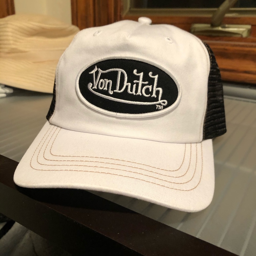 Von Dutch hat